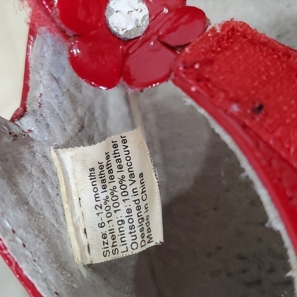 Red leather Mary Jane's with flower details and Velcro closure - Picture 6 of 6